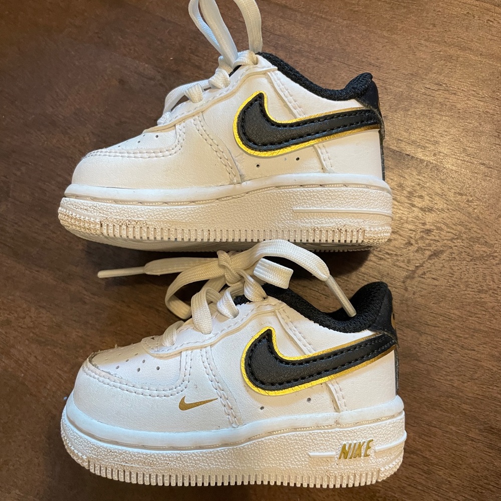 Nike Air Force 1s, Baby
